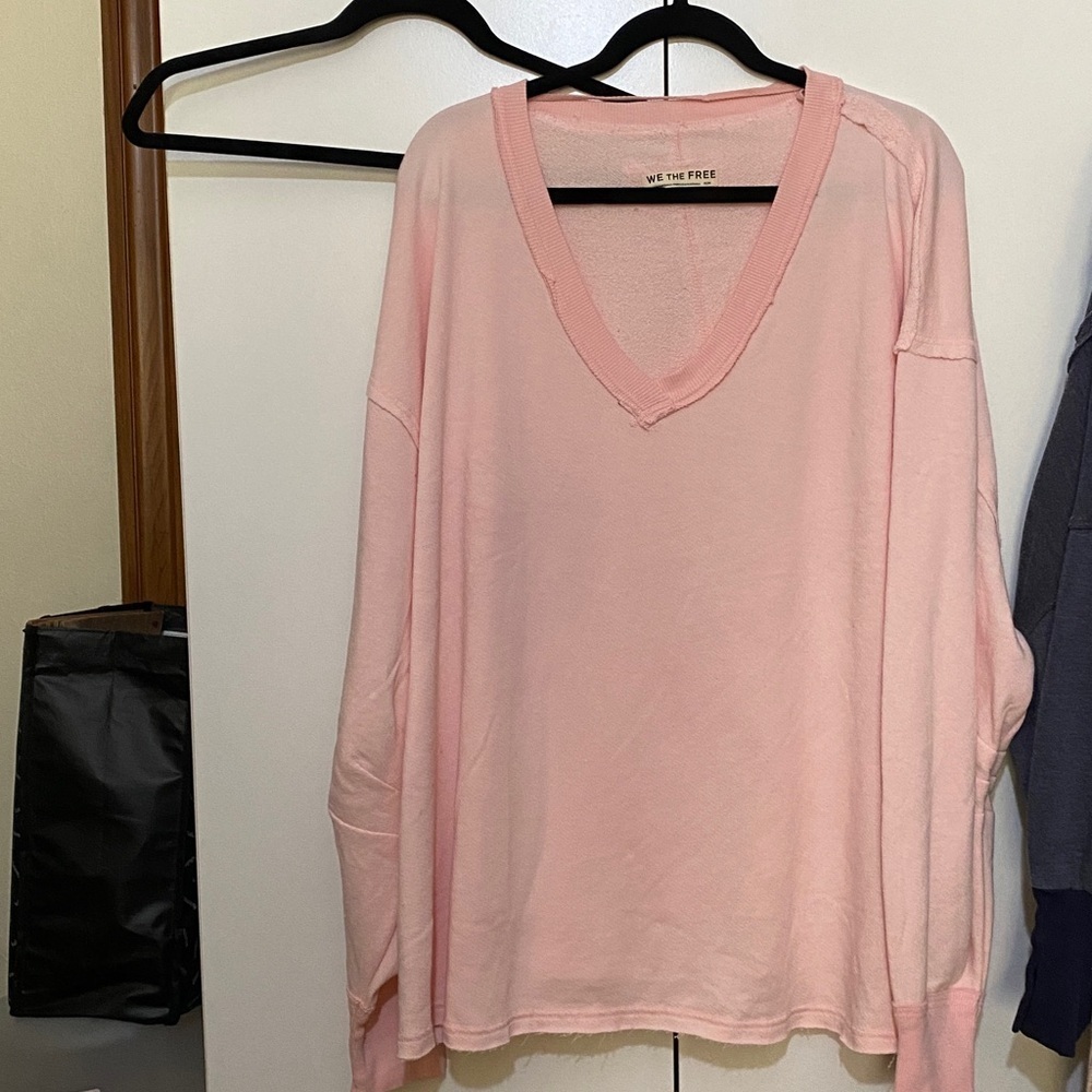 NWOT We The Free Free People V-Neck Sweatshirt Size Medium in Pink - Picture 5 of 6